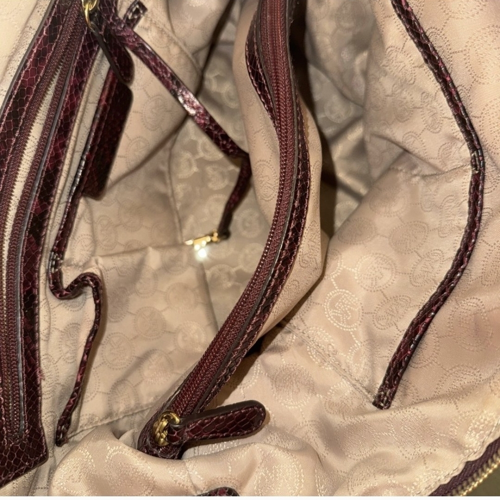 VEUC Michael Kors Riley Burgundy & Black Python Leather Satchel With Dusty - Picture 8 of 9